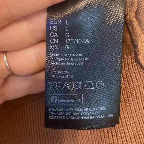 H&M SWEATER BUNDLE - Picture 9 of 16